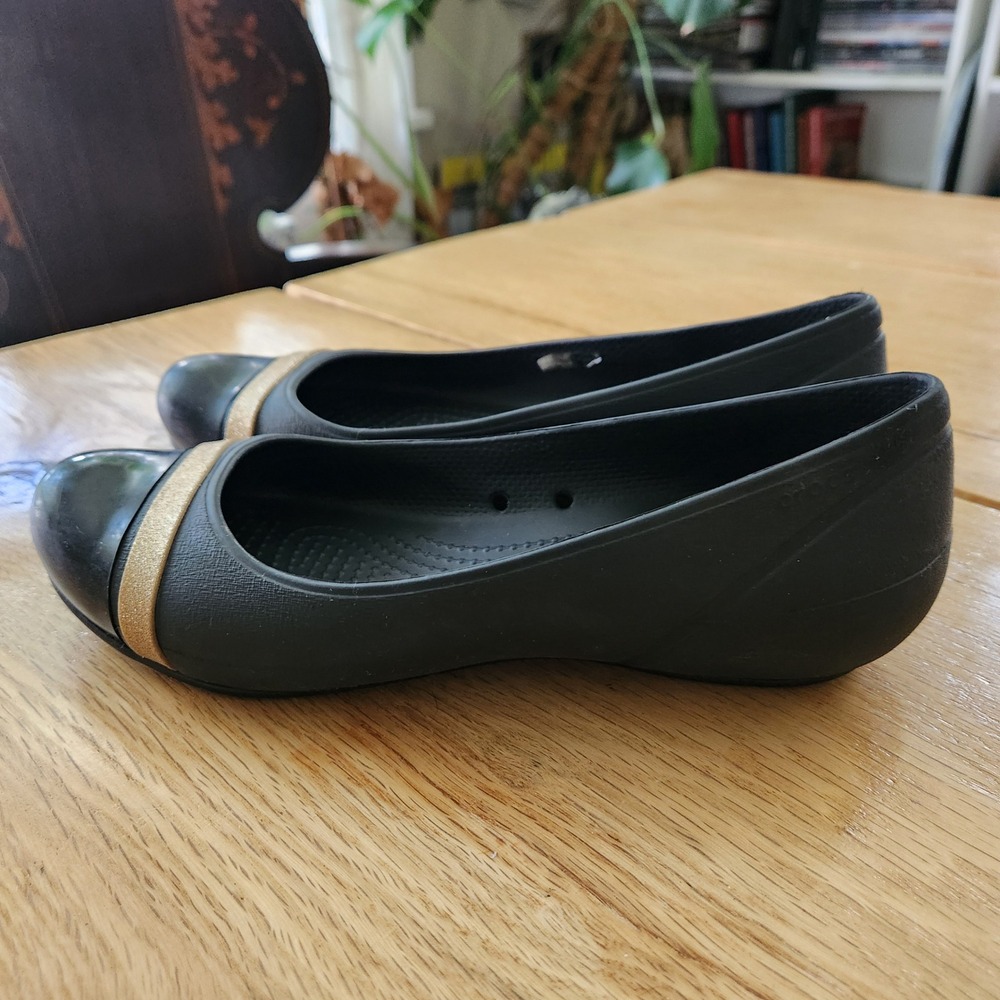 Crocs Ballet Flats Black with Gold Accents Comfortable Womens Shoes Size 8 - Picture 3 of 9